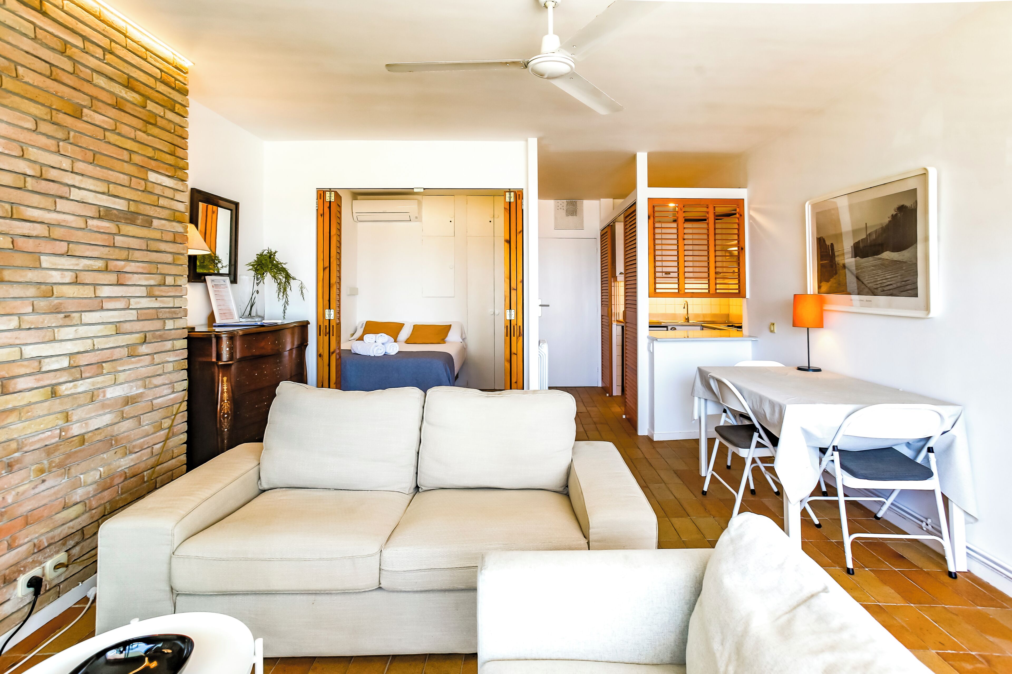Apartment, 2 Bedrooms, Ocean View | Living area