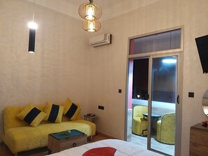 1 chambre, fer et planche à repasser, Wi-Fi gratuit, draps fournis