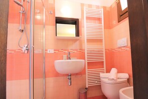 Bathroom - Double Pomegranate (Carmiano)