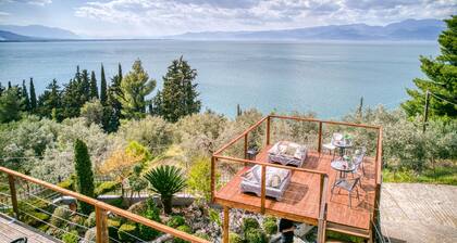 Magical View Studios Asproneri, Kamena Vourla