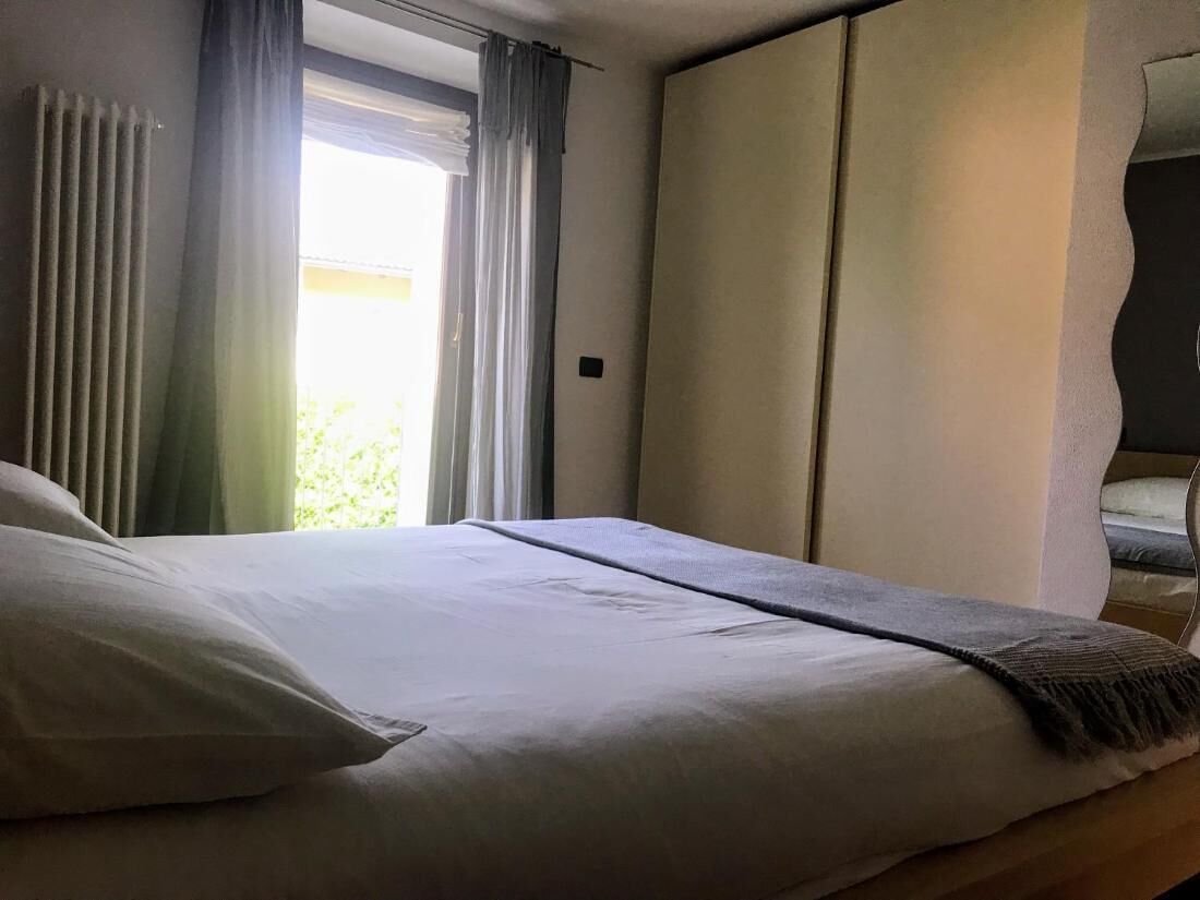 Departamento, 1 habitación, balcón, vista al jardín | 1 habitación, tabla de planchar con plancha, wifi gratis y ropa de cama 