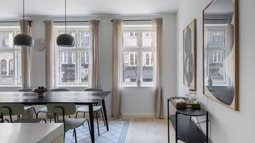 Appartement, 2 slaapkamers, uitzicht op stad | Interieur