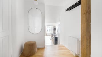 Apartment, 3 Bedrooms, Balcony, City View | Hallway