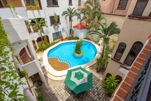 Departamento, 2 habitaciones | Alberca | Alberca al aire libre 