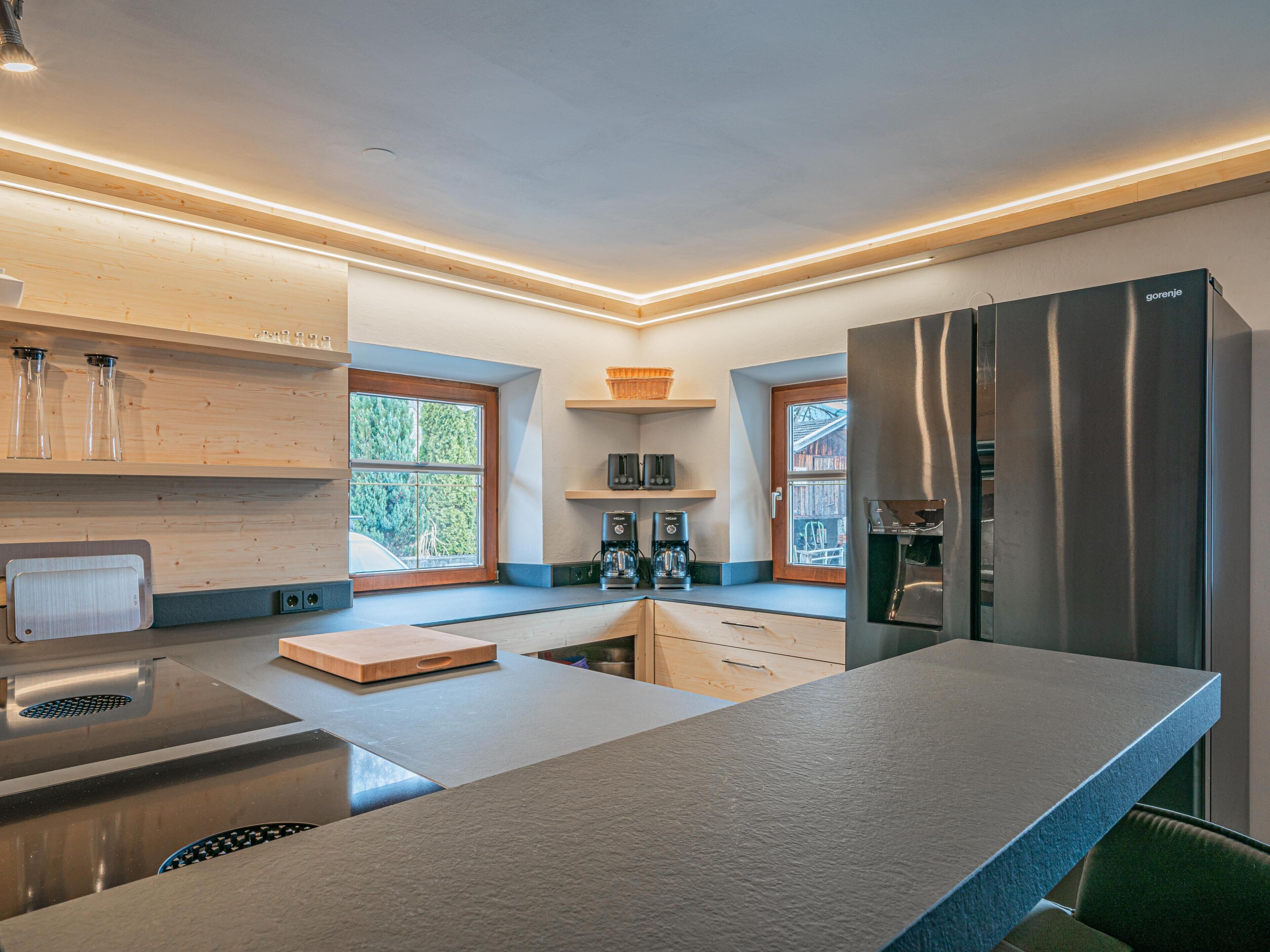 Réfrigérateur, four, plaque de cuisson, lave-vaisselle