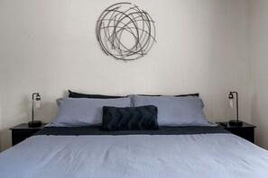 5 bedrooms, free WiFi - Sleeps 20 w Heated Pool & Billiards by DAL Airport (Dallas)