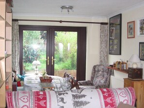 Interior - Rooms in Quiet Well Located Detached House (Paignton)