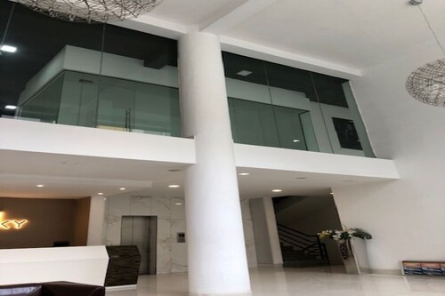 Entire Home- 2Bed Room Condo with kitchen and Appliances