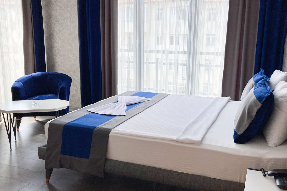 Family Room | In-room safe, blackout drapes, soundproofing, iron/ironing board