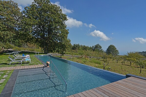 Piscine extérieure, piscine chauffée