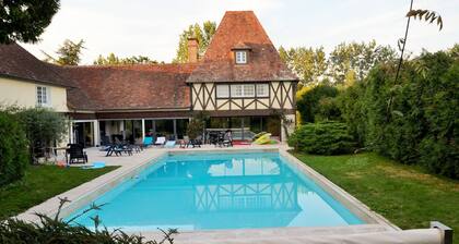 Adorable Appartement Ă Durtal, PrĂšs de Zoo de la FlĂšche