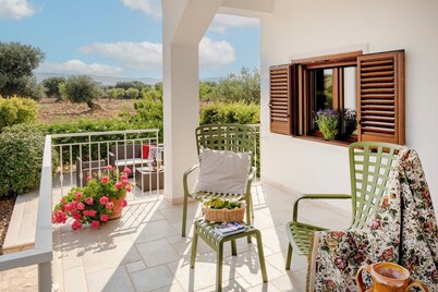 Villa in Monopoli for 4 guests near the sea.