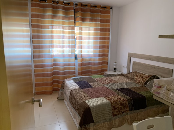 2 bedrooms, iron/ironing board, free WiFi, bed sheets