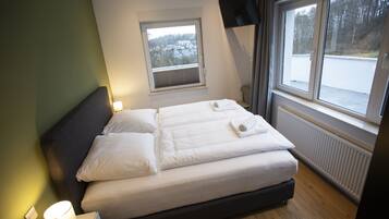 1 bedroom, travel crib, free WiFi, bed sheets