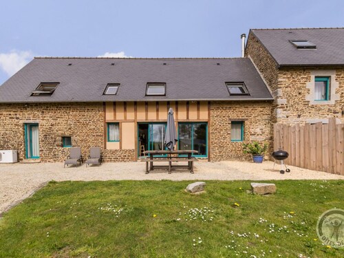 Maison champêtre avec cheminée et terrasse à Saint-James