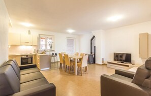 TV - Cozy home in Bratulici (Bratulici)