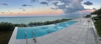 Stunning Design Villa with unique 180º sea views