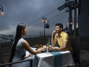 2 restaurants, breakfast served - Skyview by Empyrean (Udhampur)