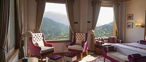 Mountain View Suite and Complimentary Unlimited Gondola Rides | Quang cảnh núi