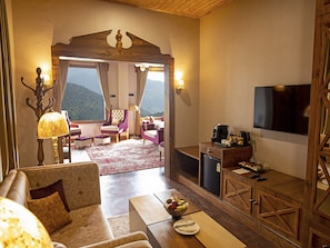Mountain View Suite and Complimentary Unlimited Gondola Rides | Mountain view - Skyview by Empyrean (Udhampur)