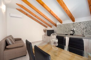 Apartment, 1 Queen Bed with Sofa bed | Interior - A5 - Spacious apt With the sea View & use of Pool (Podstrana)