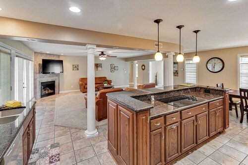 Quiet, Spacious & Convenient Ranch Home just Southeast of Downtown NO PETS