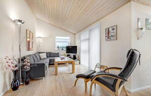TV - Beautiful home in Vinderup with sauna (Vinderup)