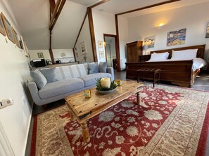 1 bedroom, free WiFi, bed sheets - 1-bed Luxury Studio Apartment in Tregony, Truro (Truro)