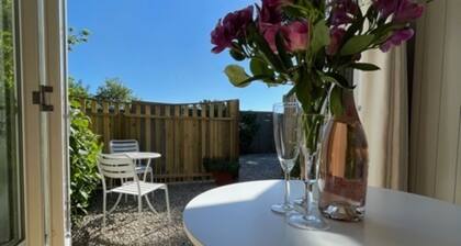 1-bed Sunny Studio Apartment in Tregony, Truro