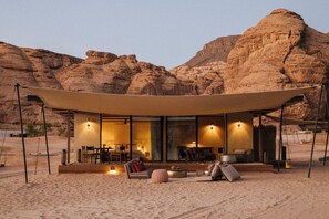 Premium bedding, down comforters, minibar, in-room safe - Our Habitas AlUla (Al-'Ula)