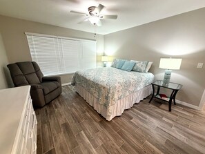 3 habitaciones, escritorio, wifi gratis y ropa de cama 