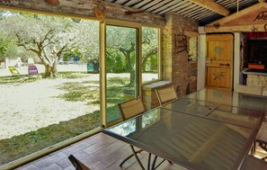 Game room - Lovely home in Generarguese (Generarguese)