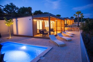 Indoor pool, outdoor pool - Mobile house with private pool (Novalja)