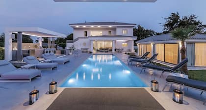 M Mansion Luxury Living Villa
Private Paradise on a Timeless Greek Island