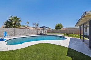 Pool - Perfect Family Getaway in Chandler (Chandler)