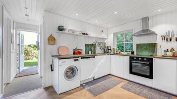 Køleskab, ovn, kogeplade, opvaskemaskine