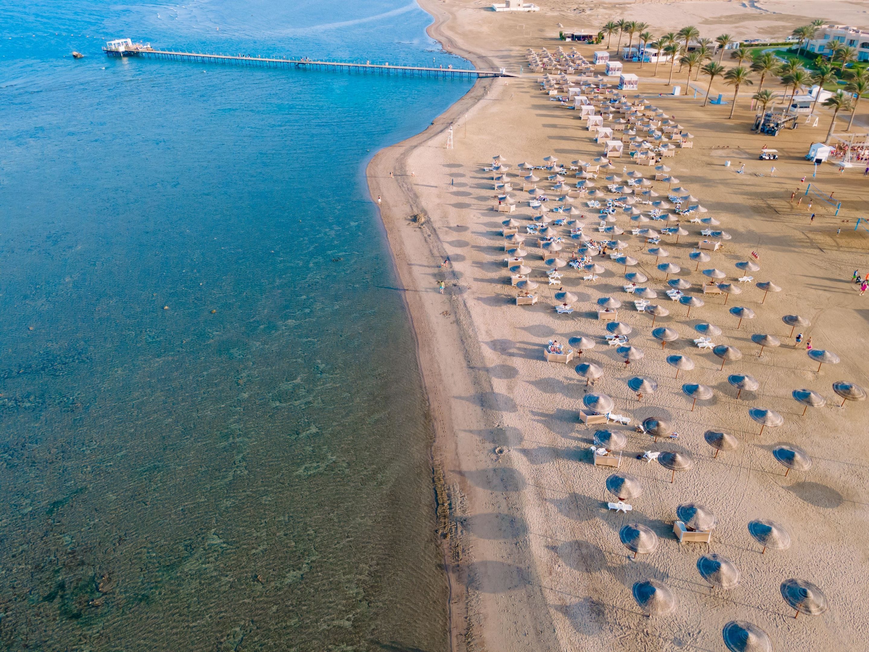 Privatstrand, Cabañas (gegen Gebühr), Liegestühle, Sonnenschirme