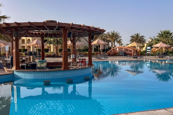 5 bar/dinlenme salonu, lobi salonu