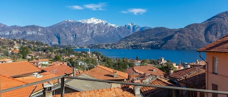 Familienapartment, Mehrere Schlafzimmer, 2 Bäder, Bergseite (Mezzegra Le ERE) | Blick auf den See