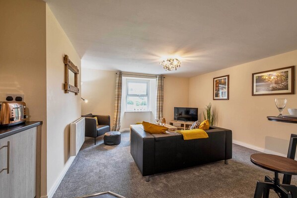 House | Living area | Flat-screen TV