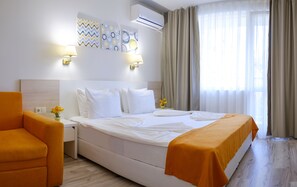 In-room safe, desk, laptop workspace, free WiFi - Garden Nevis - All Inclusive (Sunny Beach)