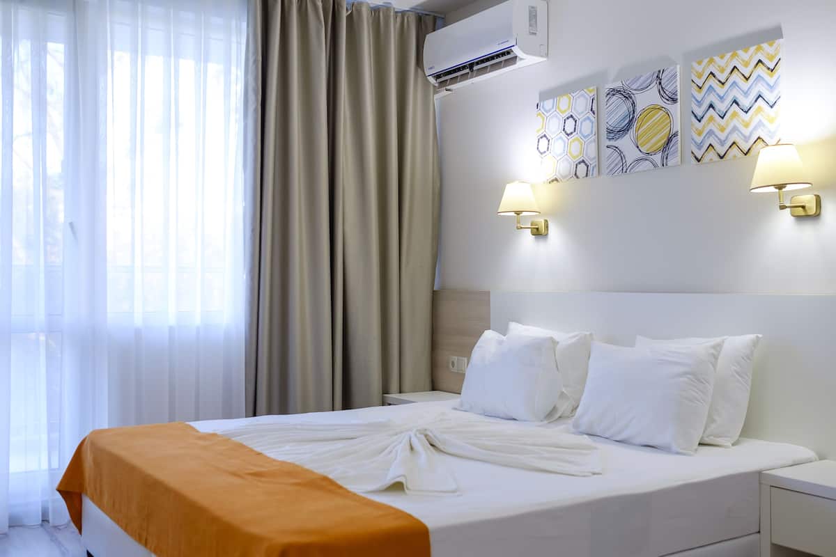 Chambre Double Standard | Coffres-forts dans les chambres, bureau