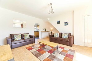 House | Living area | Flat-screen TV