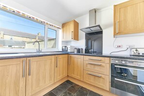 House | Private kitchen | Full-size fridge, microwave, oven, stovetop