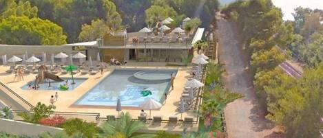 Outdoor pool, a heated pool