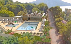 Outdoor pool, a heated pool - Bungalow/Mobil-Home de Luxe Vue Mer Saint-Raphaël 4 people (Saint-Raphaël)