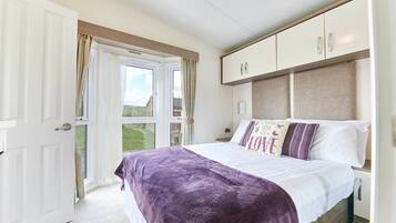 House | 3 bedrooms, iron/ironing board, bed sheets