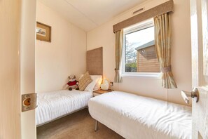 House | 3 bedrooms, iron/ironing board, bed sheets