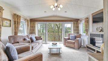 House | Living area | Flat-screen TV