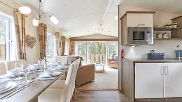 House | In-room dining